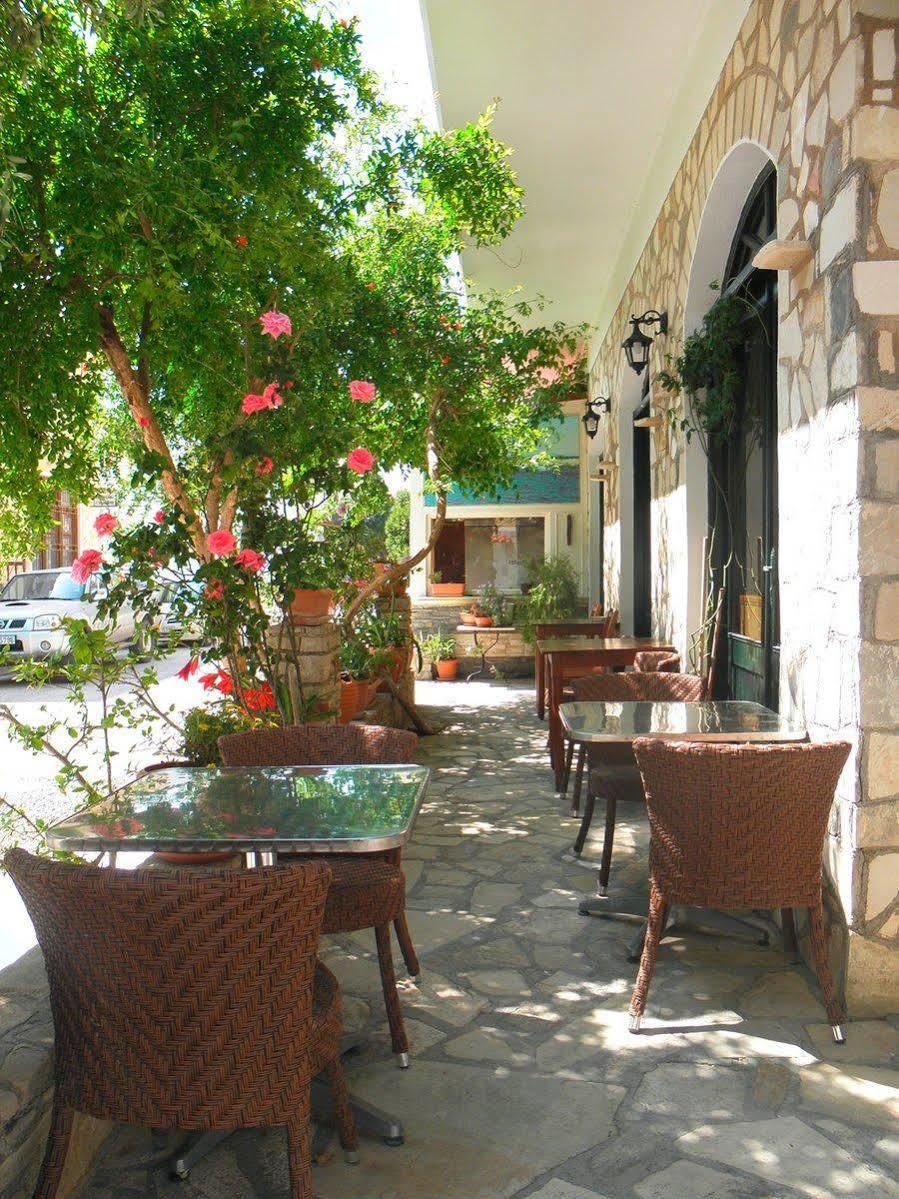 Hotel Venetia Ireo  Buitenkant foto
