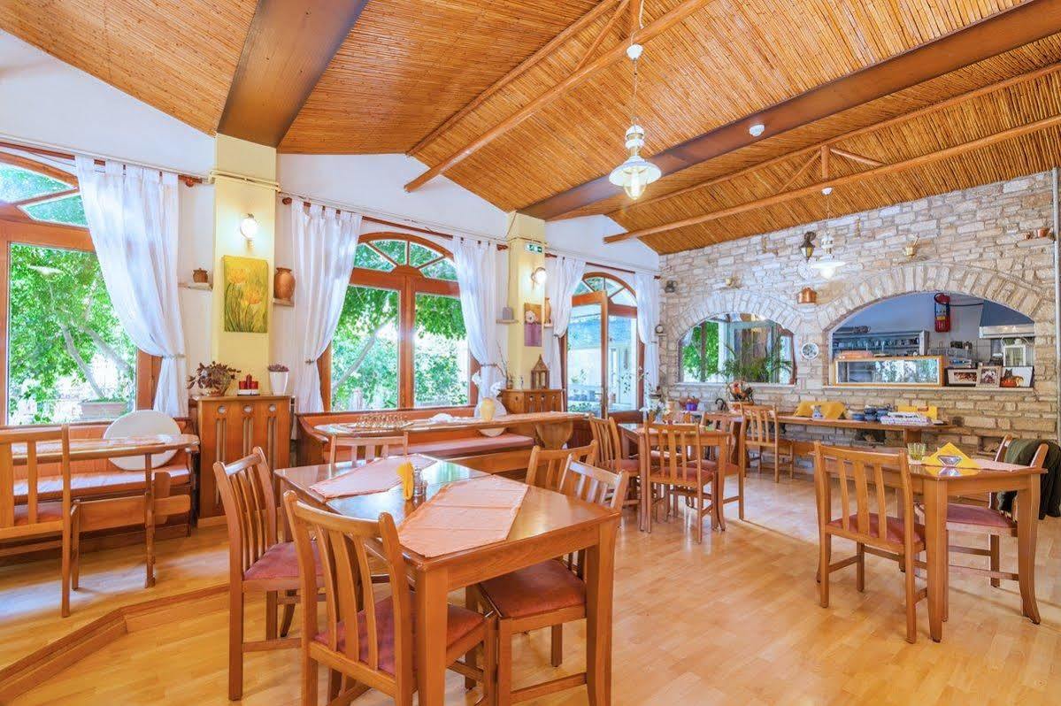 Hotel Venetia Ireo  Buitenkant foto